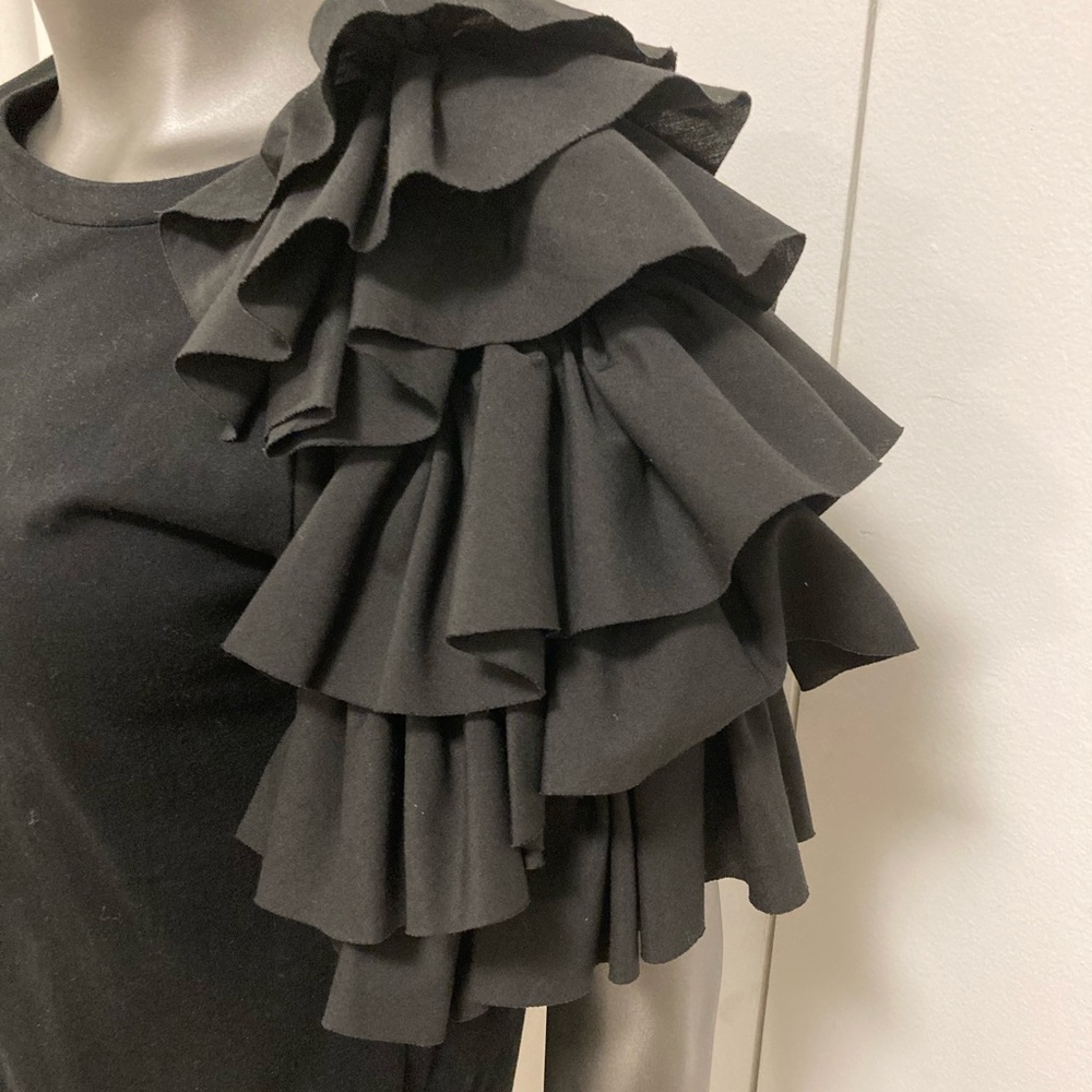 HBC Ruffle Fancy T-Shirt - Picture 2 of 6